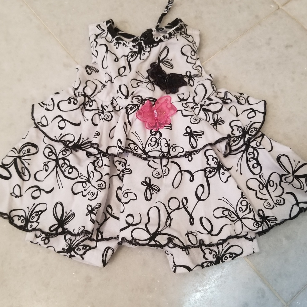 Baby girl b&w one piece outfit size 6 months